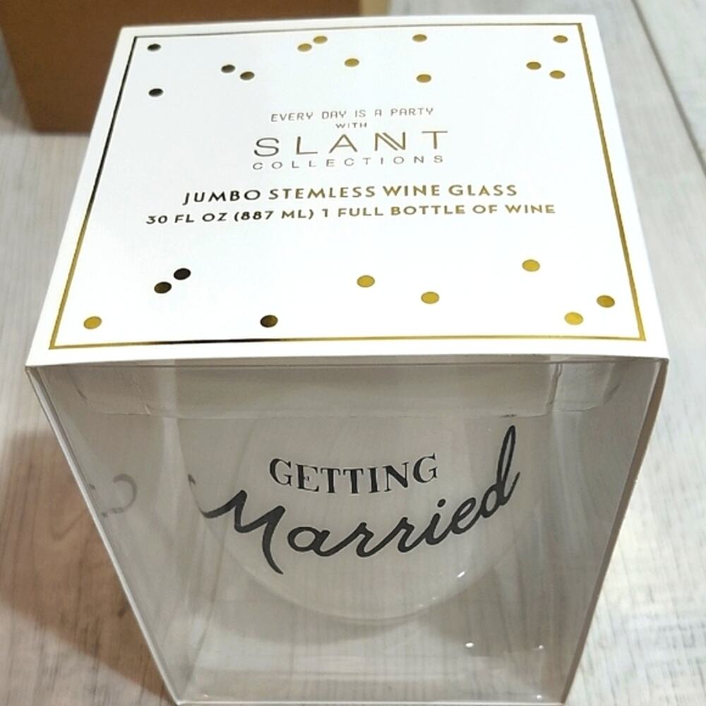 ❤️NWT❤️ Jumbo Stemless Wine Glass - Getting Married Design